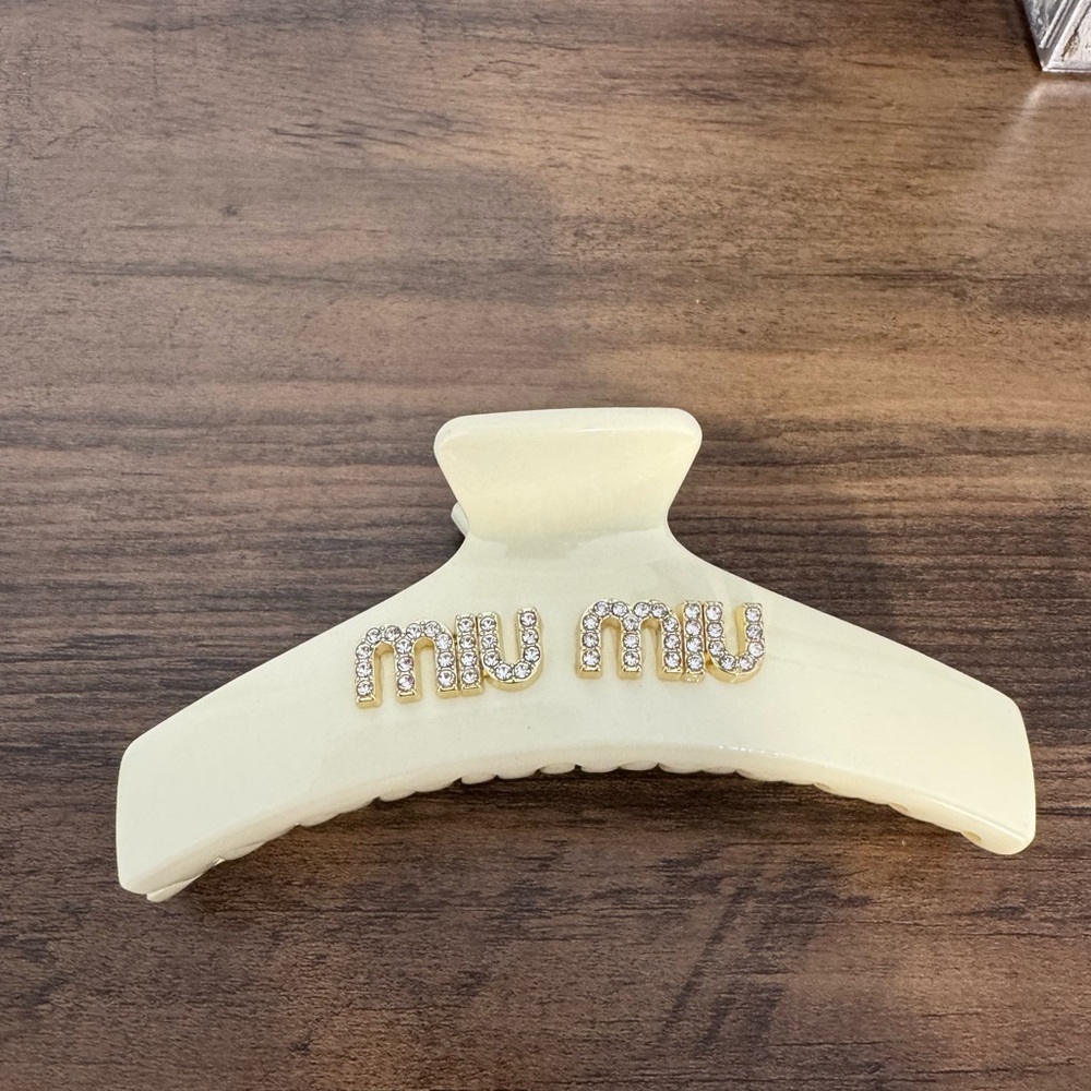 💥SOLD NWT Hair Clip